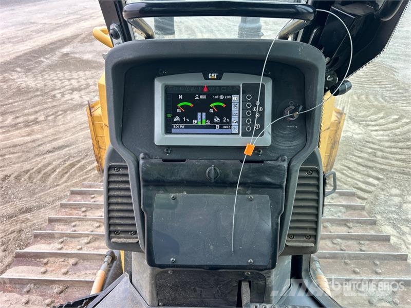 CAT D4 Buldožerji goseničarji