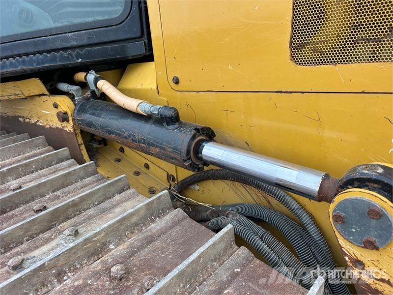 CAT D4 Buldožerji goseničarji