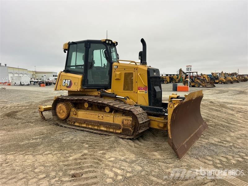 CAT D4 Buldožerji goseničarji