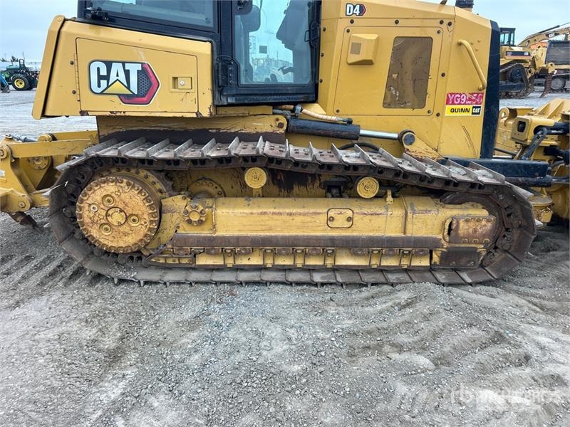 CAT D4 Buldožerji goseničarji