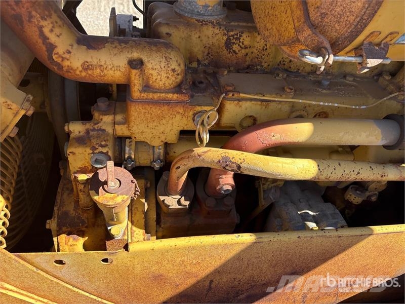 CAT D4E Pipelayer Buldožerji za polaganje cevi