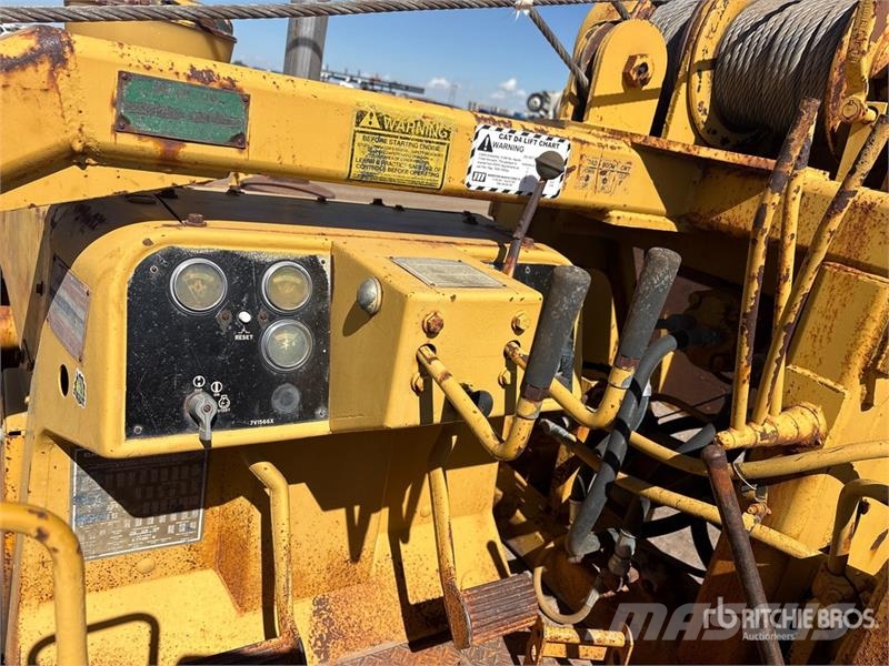 CAT D4E Pipelayer w/ Midwestern D4E Conversion Pokladače potrubí
