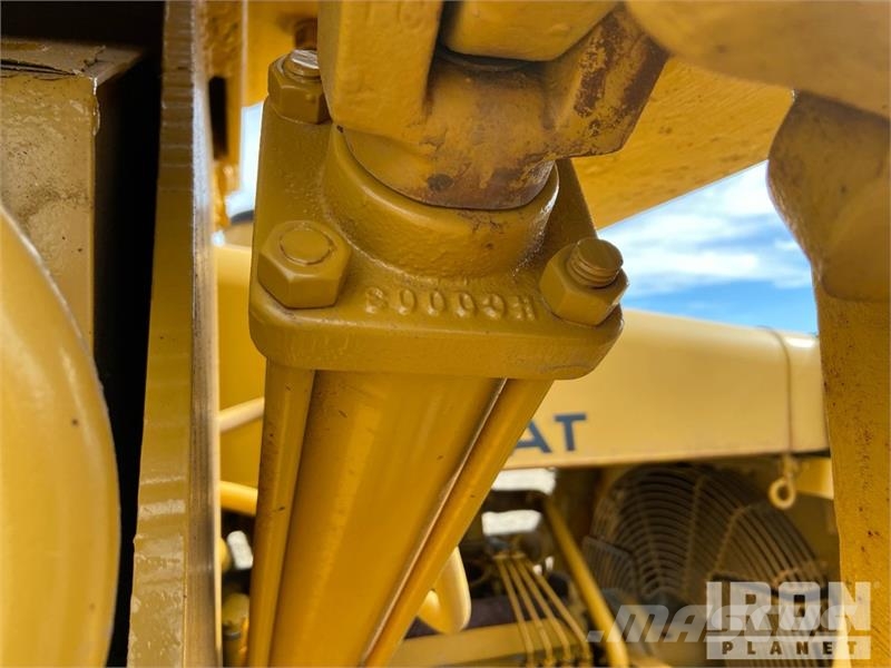 CAT D4E Pipelayer w/ Midwestern CatD4EX Conversion Poseur de canalisation