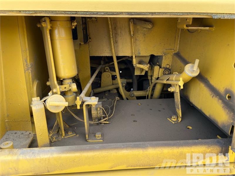 CAT D4E Pipelayer w/ Midwestern Conversion Poseur de canalisation