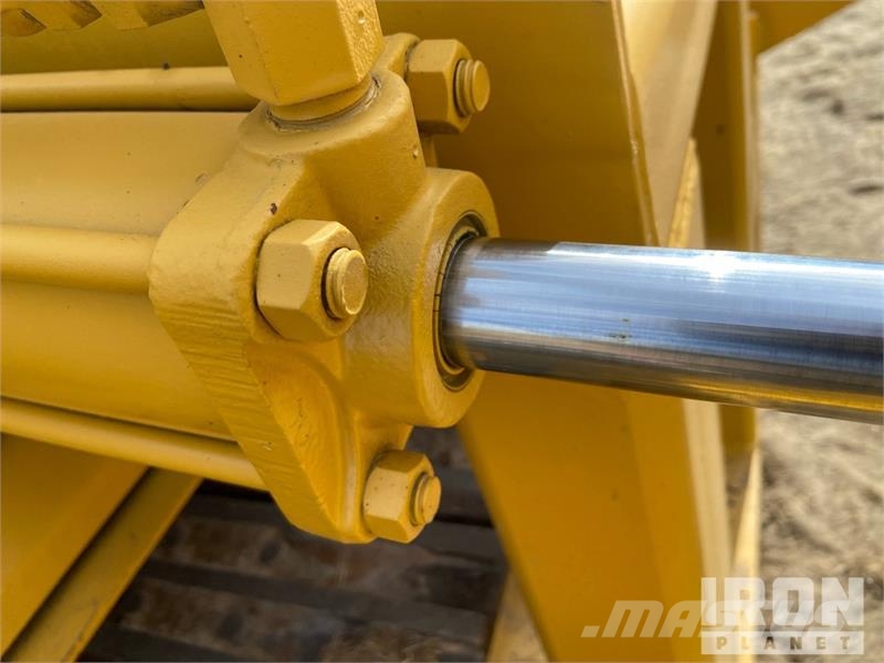 CAT D4E Pipelayer w/ Midwestern Conversion Poseur de canalisation