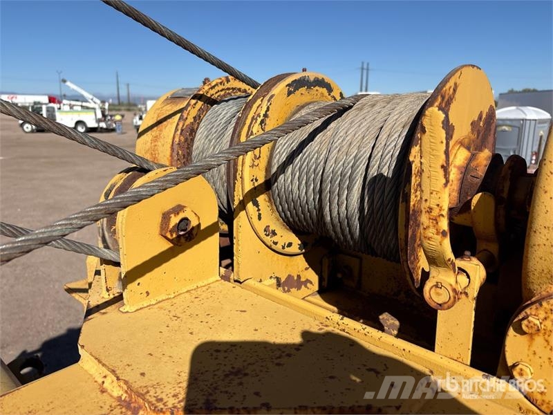CAT D4E Pipelayer w/ Midwestern D4E Conversion Putkenlaskijat