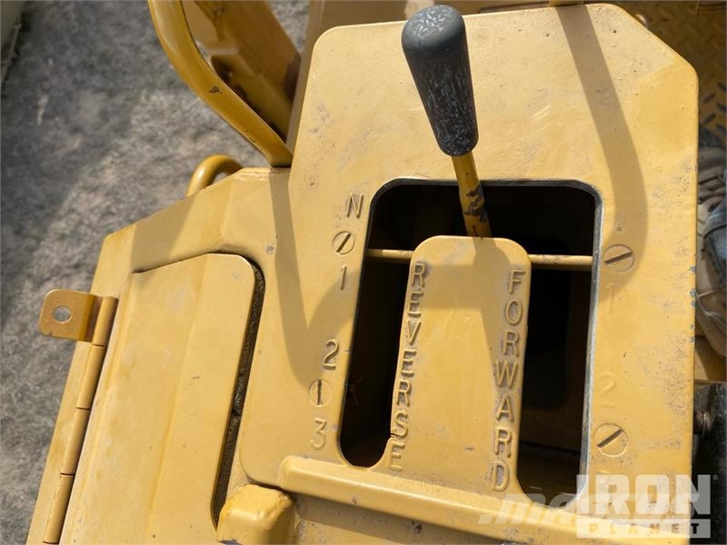 CAT D4E Pipelayer w/ Midwestern CatD4EX Conversion Poseur de canalisation