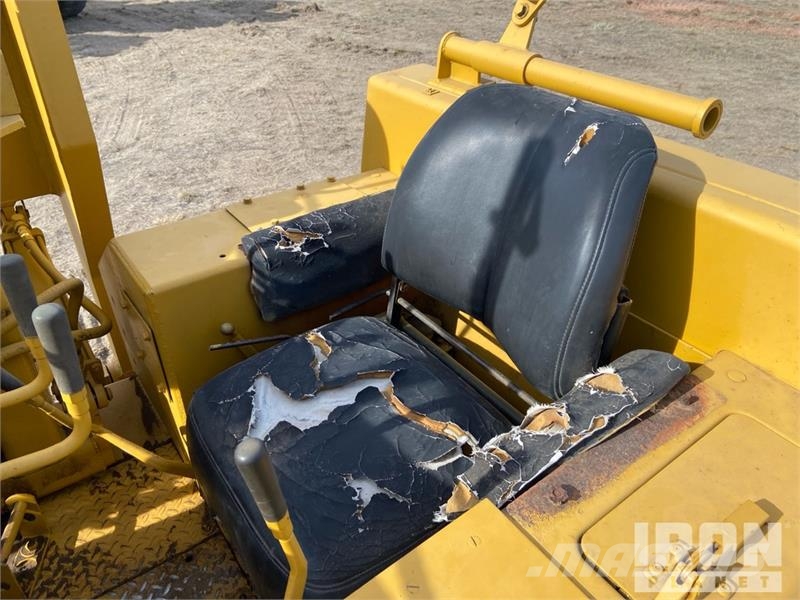 CAT D4E Pipelayer w/ Midwestern Conversion Poseur de canalisation