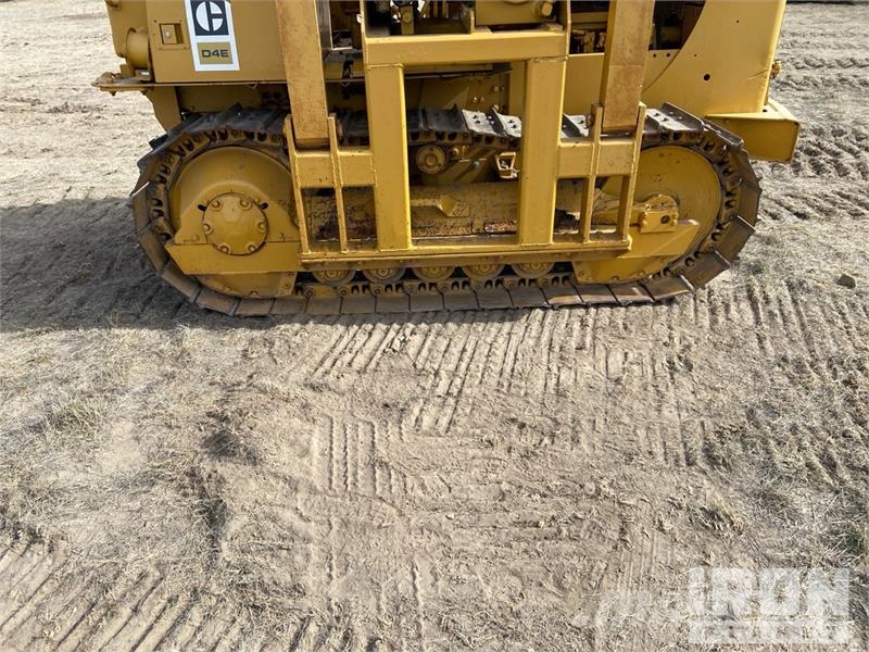 CAT D4E Pipelayer w/ Midwestern CatD4EX Conversion Poseur de canalisation