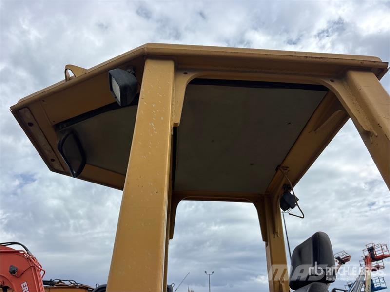 CAT D4G XL Crawler Dozer Buldožerji goseničarji
