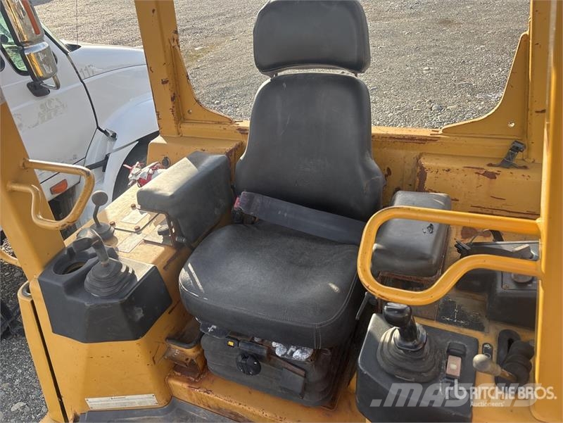 CAT D4G XL Crawler Dozer ブルドーザー