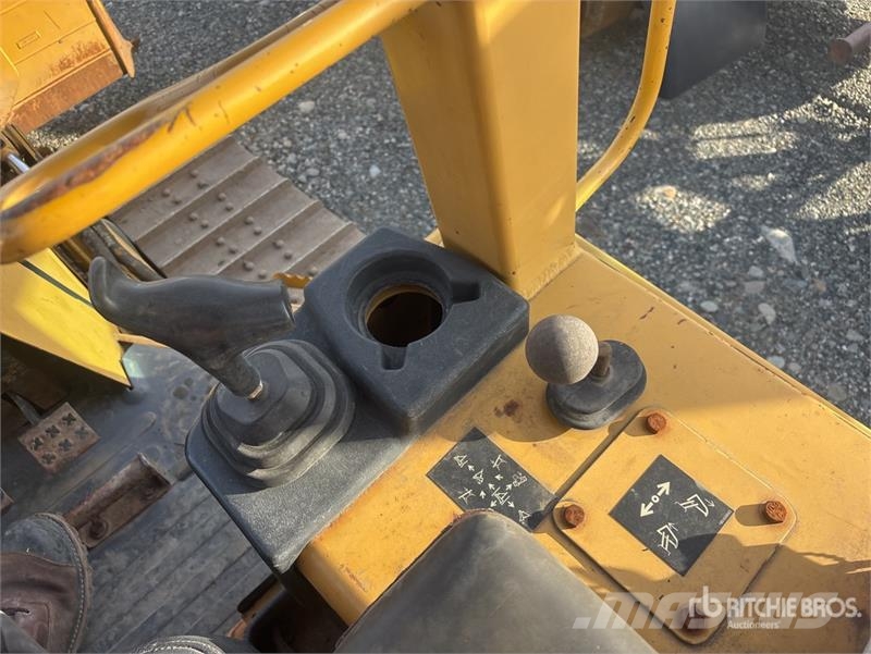 CAT D4G XL Crawler Dozer ブルドーザー