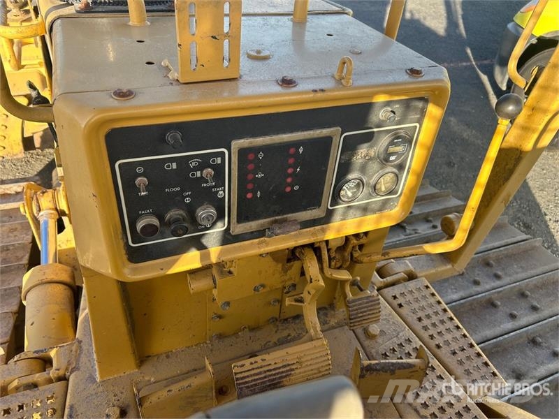 CAT D4H Crawler Dozer Buldooserid