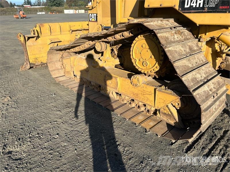 CAT D4H Crawler Dozer Buldooserid