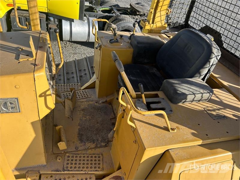 CAT D4H Crawler Dozer Buldooserid