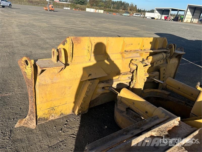 CAT D4H Crawler Dozer Buldooserid