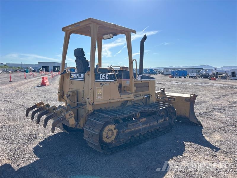 CAT D5C Series lll بلدوزرات مجنزرة
