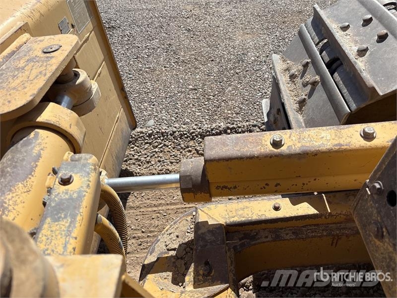 CAT D5C Series lll Pásové dozery