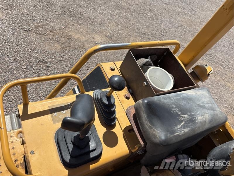 CAT D5C Series lll Pásové dozery