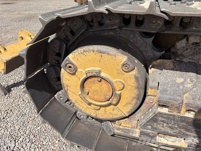 CAT D5C Series lll Pásové dozery