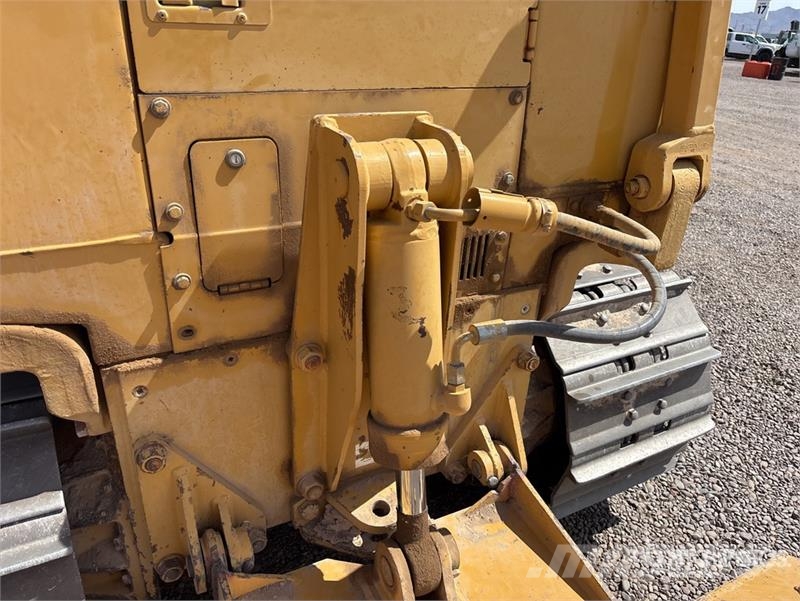 CAT D5C Series lll Pásové dozery
