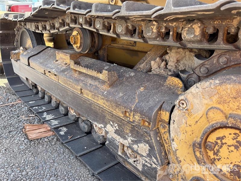 CAT D5C Series lll Pásové dozery