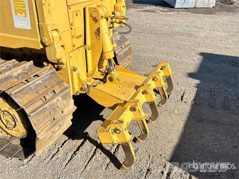 CAT D5C Series lll بلدوزرات مجنزرة