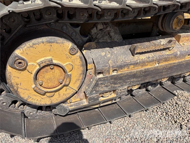 CAT D5C Series lll Pásové dozery