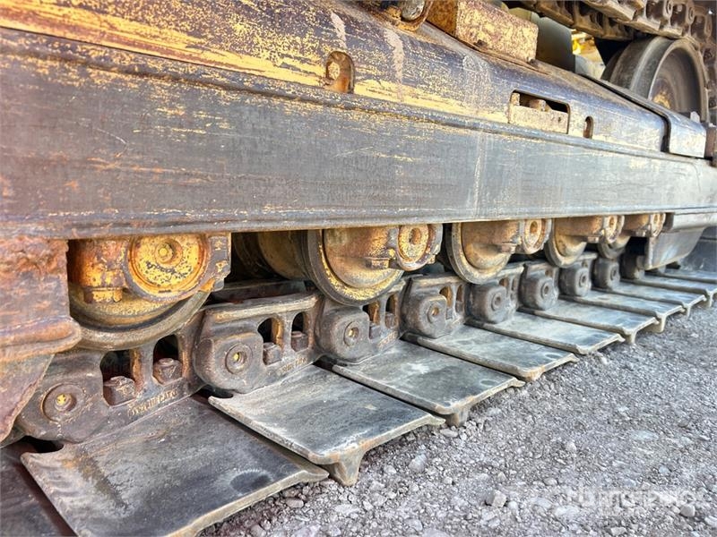 CAT D5C Series lll بلدوزرات مجنزرة