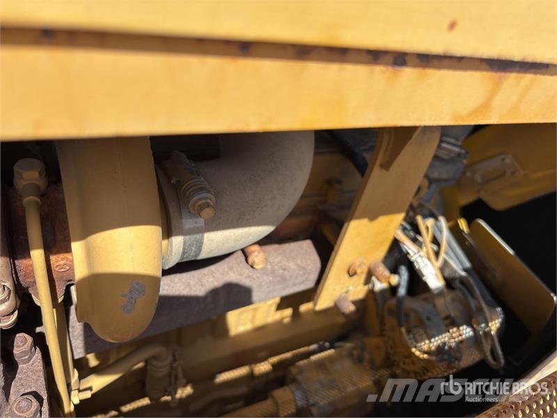CAT D5C Series lll Pásové dozery