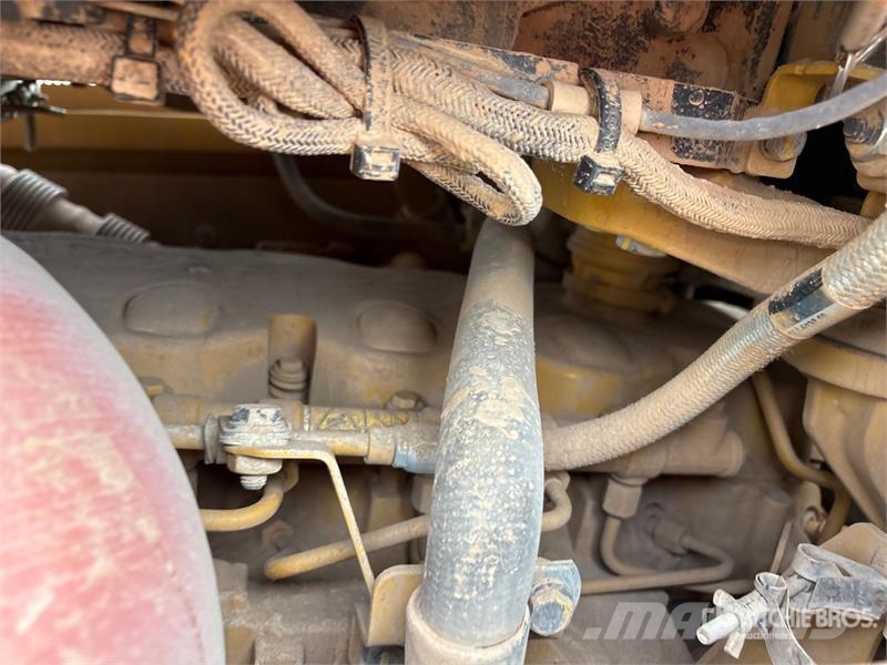 CAT D6 lánctalpas dózerek