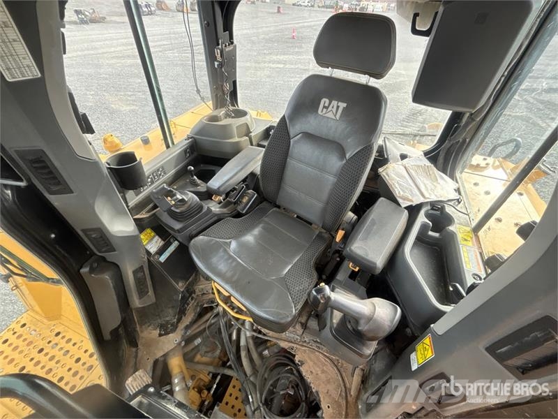 CAT D6 XE LGP Crawler Dozer Crawler dozers