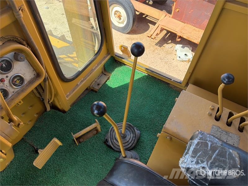CAT D6C Crawler Dozer Buldožeri guseničari