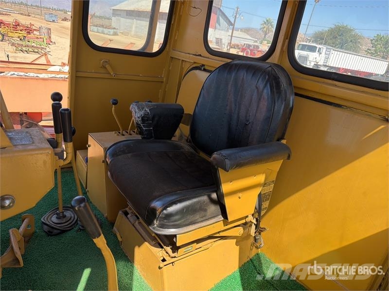 CAT D6C Crawler Dozer Buldožeri guseničari