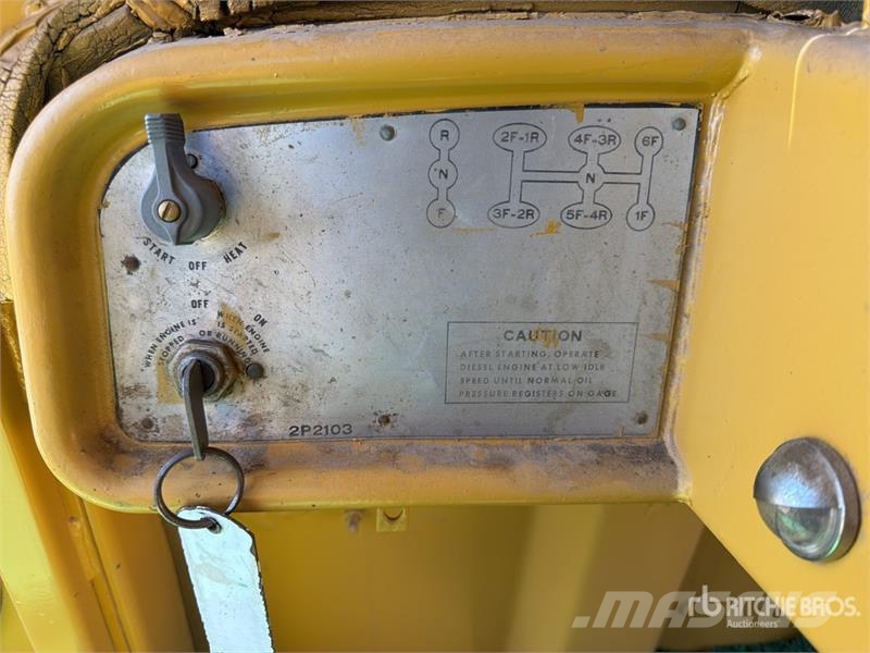 CAT D6C Crawler Dozer Buldožeri guseničari