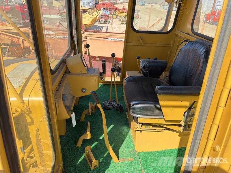CAT D6C Crawler Dozer Buldožeri guseničari
