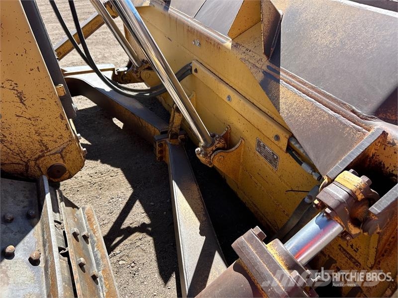 CAT D6H XL Buldooserid