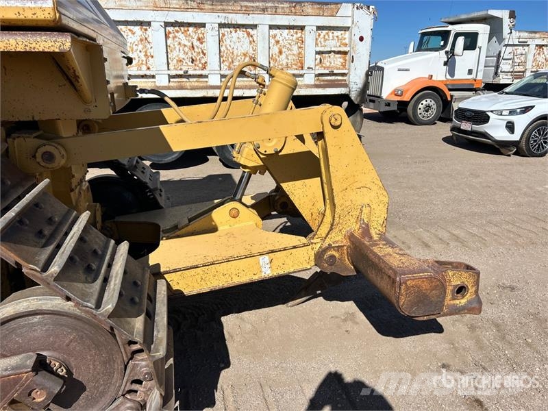 CAT D6H XL Buldooserid