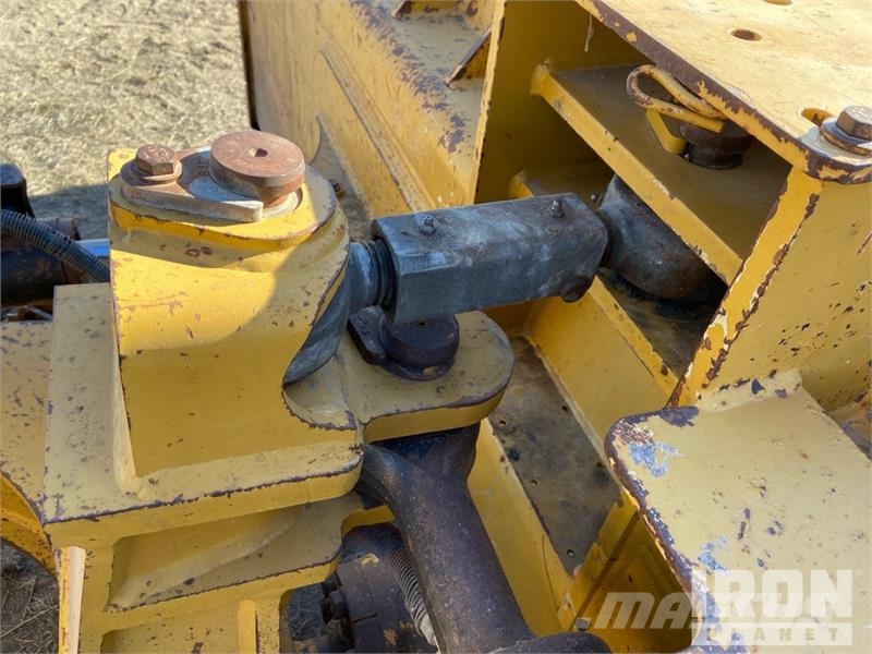 CAT D6N LGP Buldožerji goseničarji