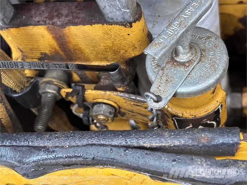 CAT D6N XL Buldožeri guseničari