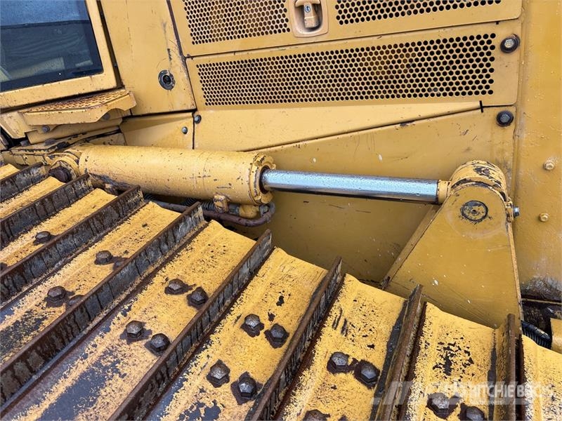CAT D6N XL Buldožeri guseničari