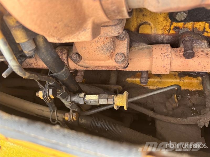 CAT D6N XL Buldožeri guseničari