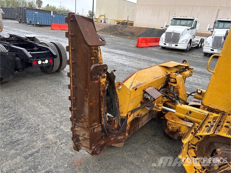 CAT D6N XL Buldožeri guseničari