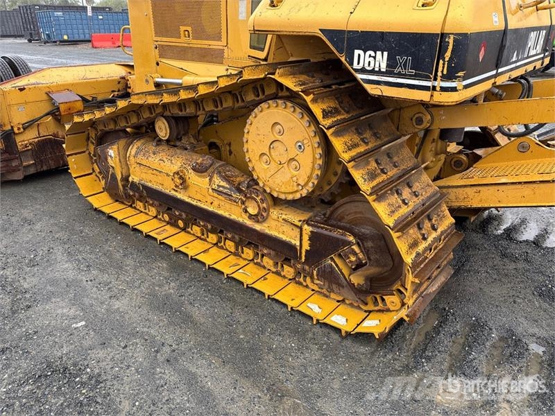 CAT D6N XL Buldožeri guseničari