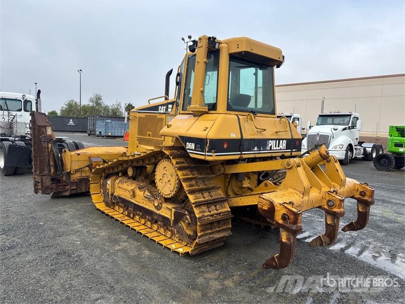 CAT D6N XL Buldožeri guseničari