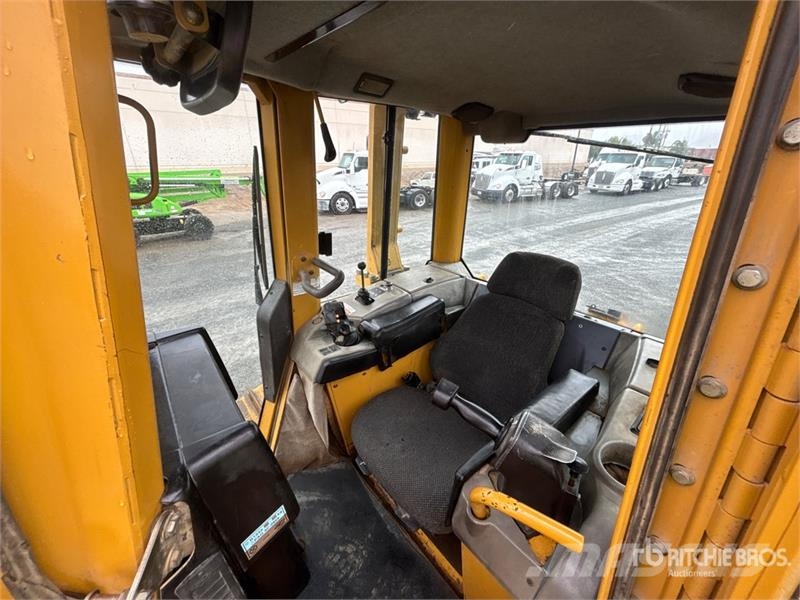 CAT D6N XL Buldožeri guseničari
