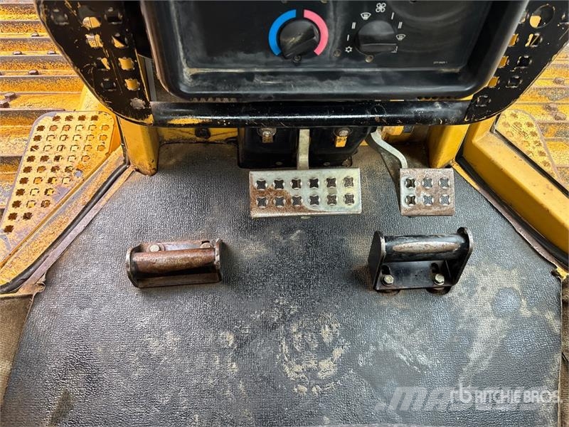 CAT D6N XL Buldožeri guseničari