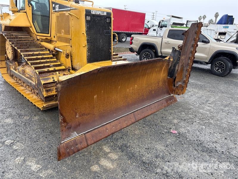 CAT D6N XL Buldožeri guseničari