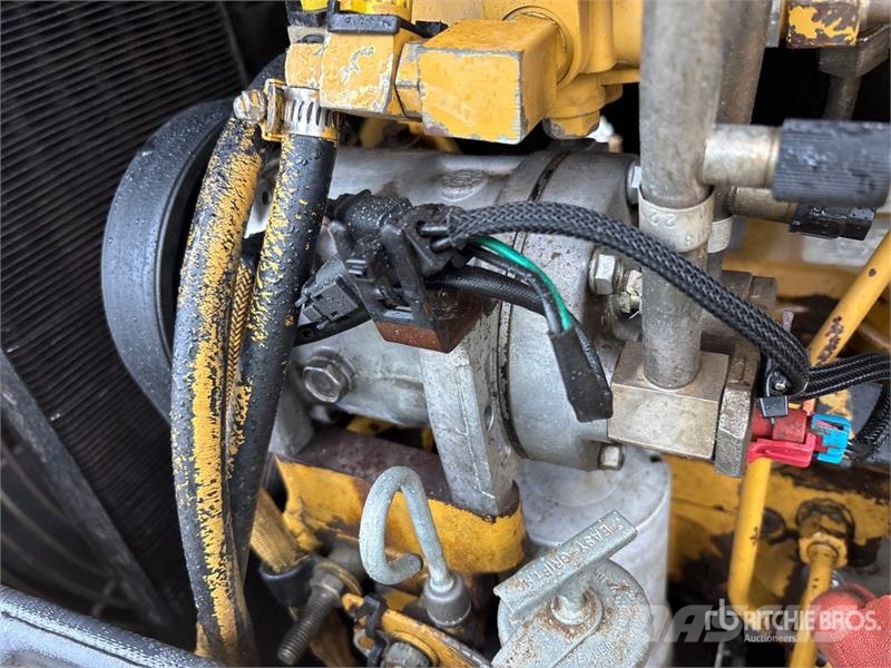 CAT D6N XL Buldožeri guseničari