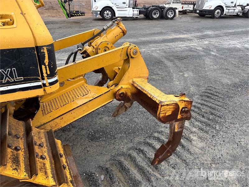 CAT D6N XL Buldožeri guseničari